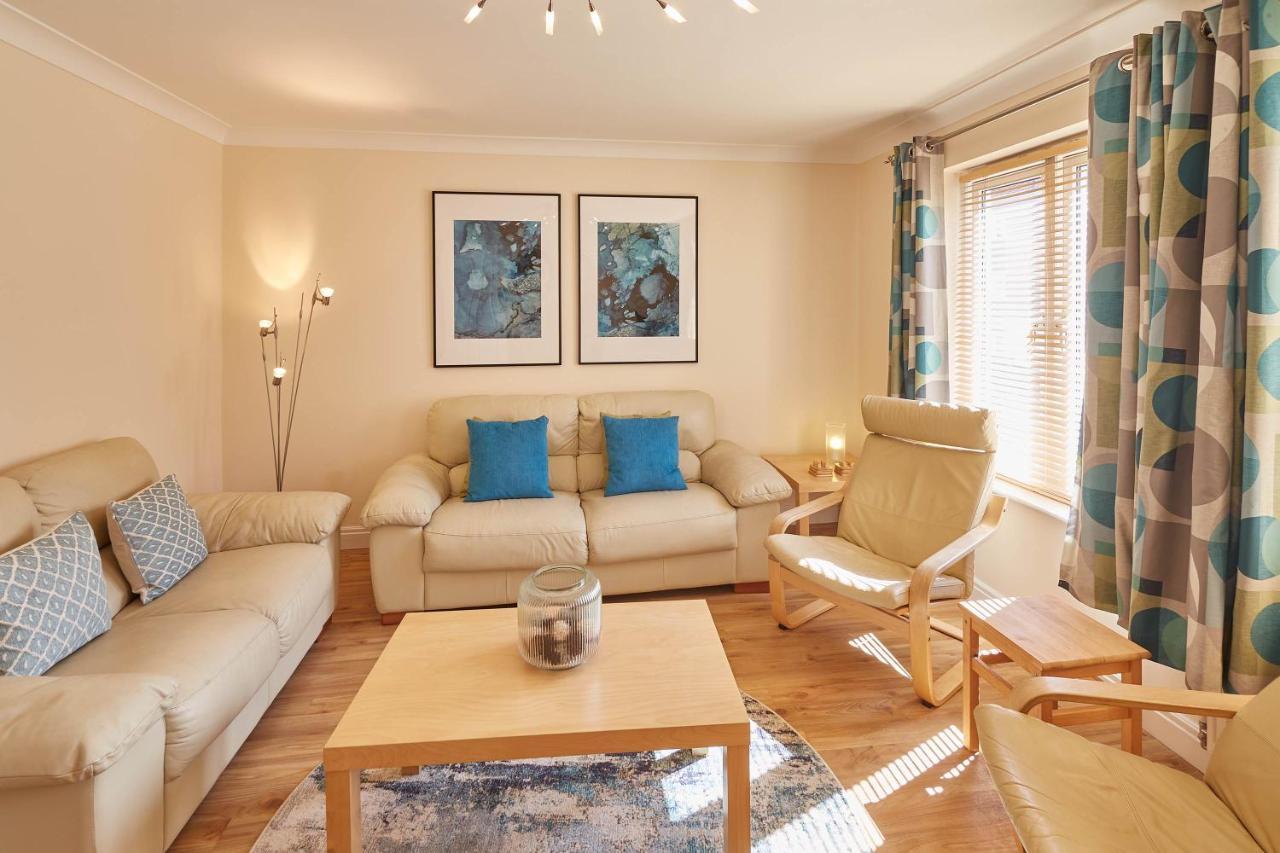 Host & Stay - The Scuttlebutt Townhouse ويتبي المظهر الخارجي الصورة