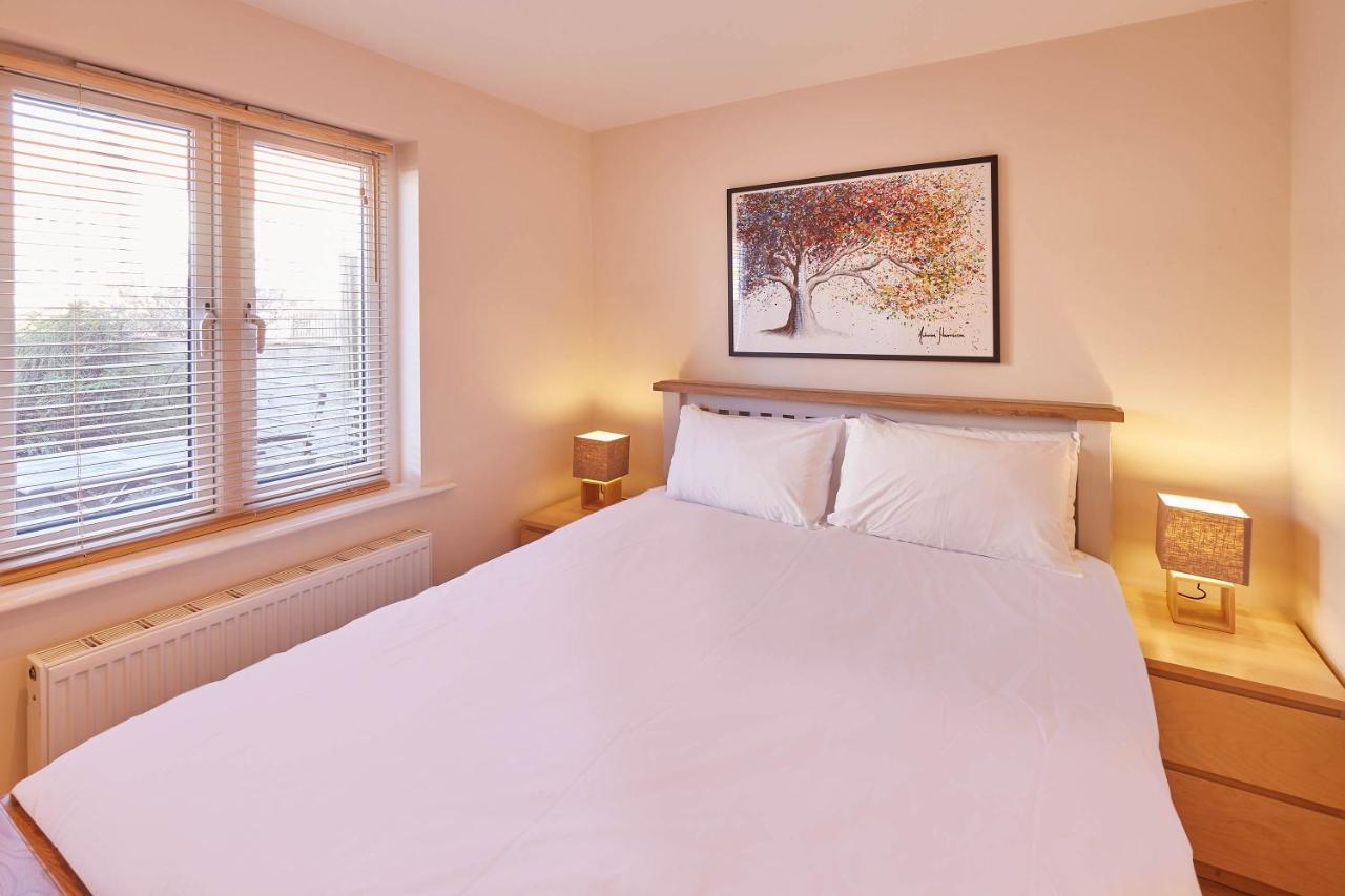 Host & Stay - The Scuttlebutt Townhouse ويتبي المظهر الخارجي الصورة