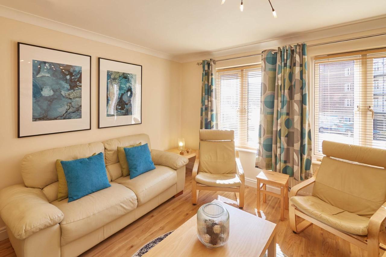 Host & Stay - The Scuttlebutt Townhouse ويتبي المظهر الخارجي الصورة
