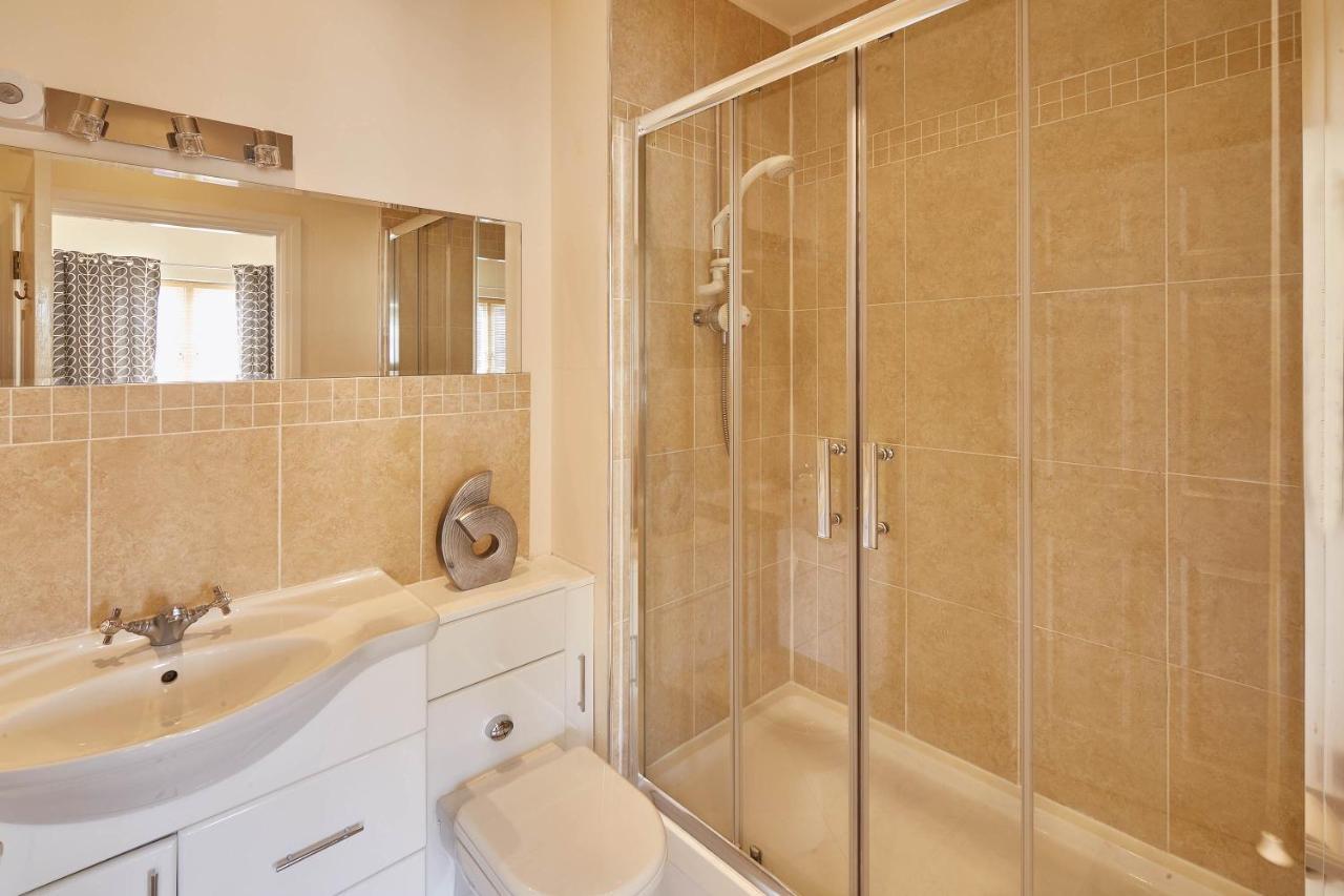 Host & Stay - The Scuttlebutt Townhouse ويتبي المظهر الخارجي الصورة